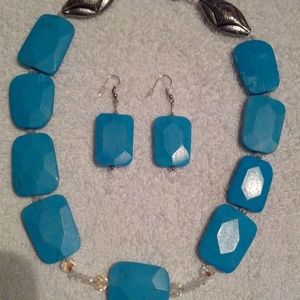 Necklace/earnings set